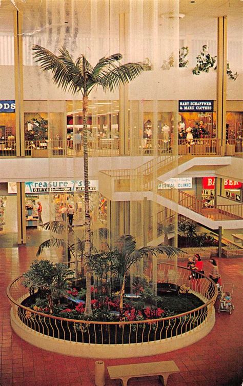 topanga plaza canoga park.